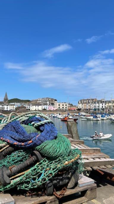 Paramount Apartments Ilfracombe, Arty Seaside Holiday Apartments Exteriör bild