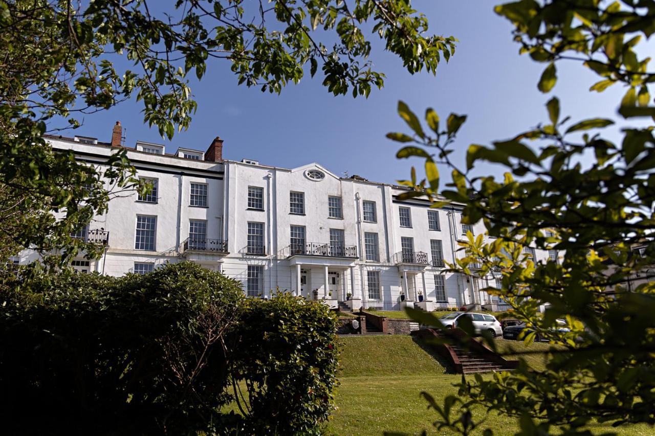 Paramount Apartments Ilfracombe, Arty Seaside Holiday Apartments Exteriör bild
