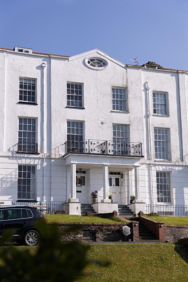 Paramount Apartments Ilfracombe, Arty Seaside Holiday Apartments Exteriör bild